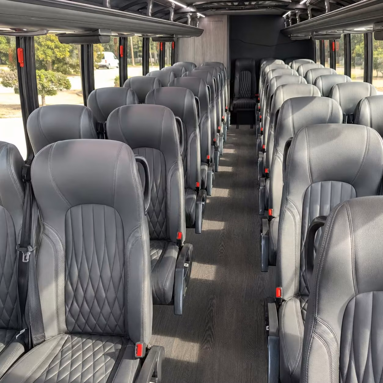 cedar rapids 30 passenger minibus rental