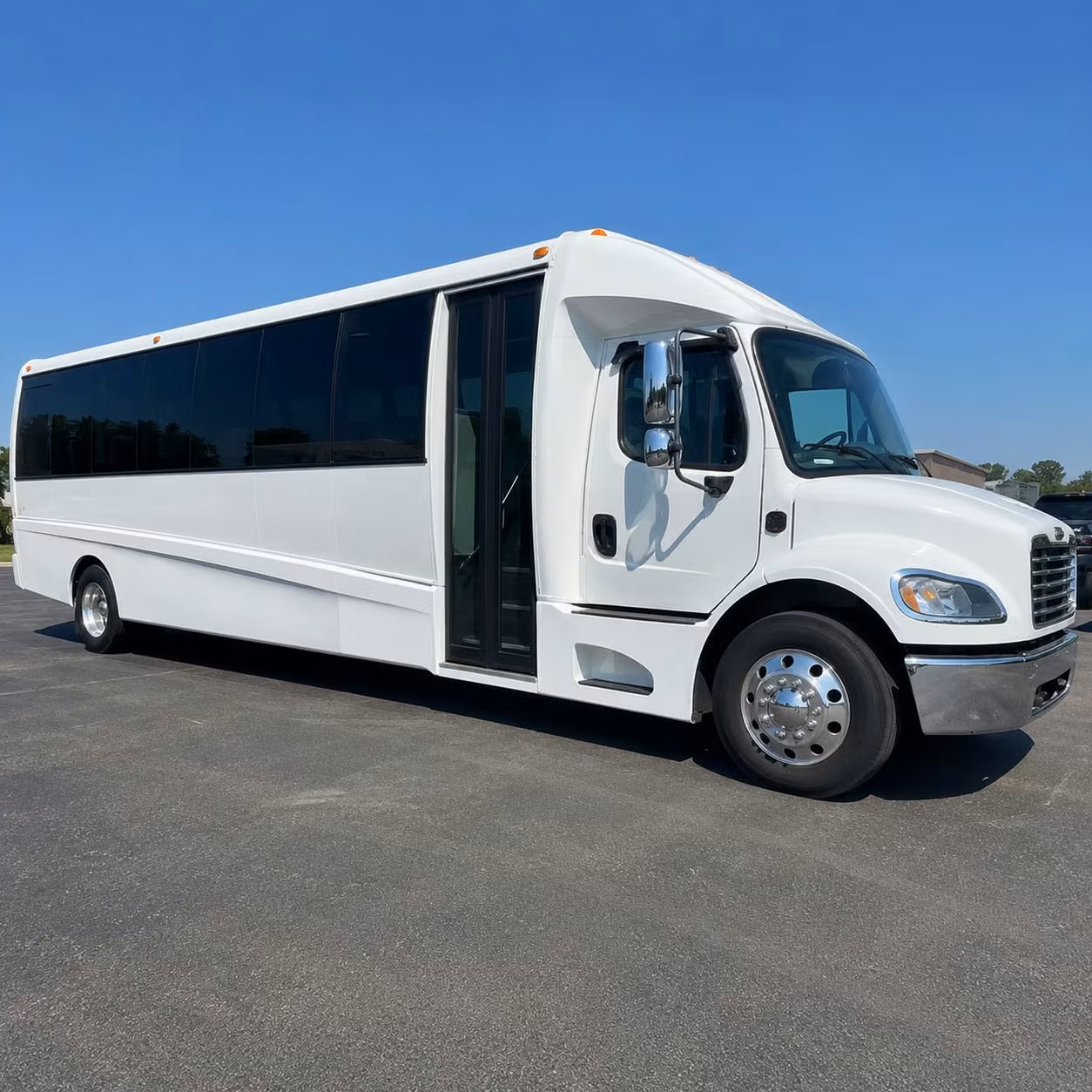 minibus rentals for cedar rapids kernels games at perfect game field