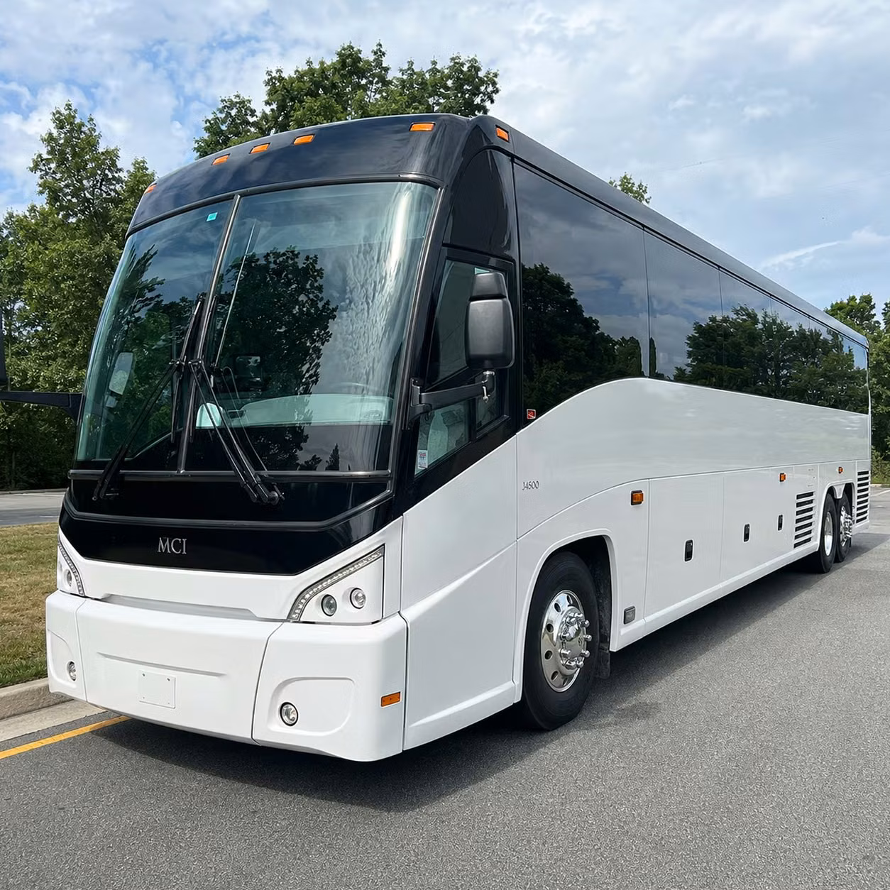school field trip bus rentals in cedar rapids